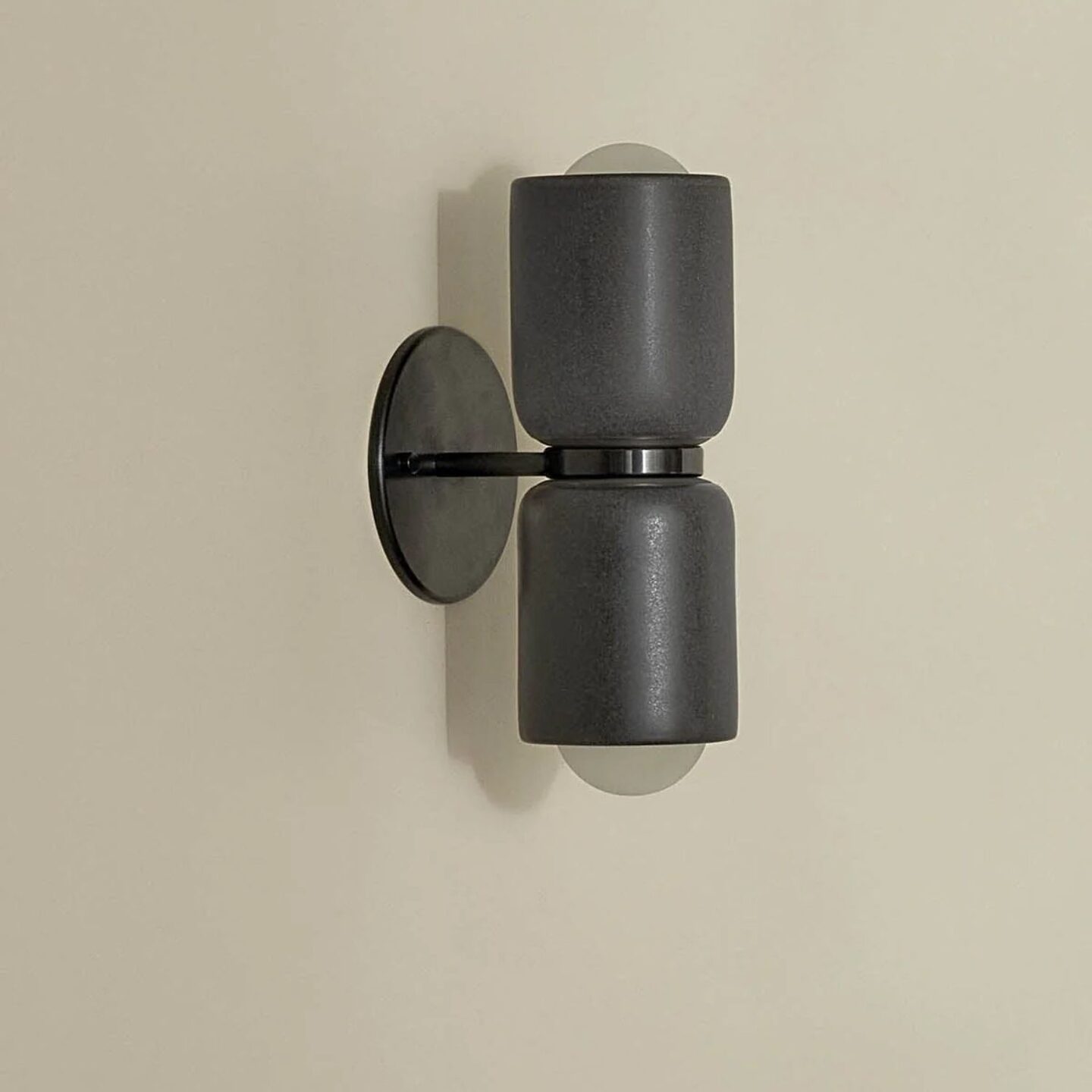 Terra 2 Wall Lead & Brushed Black